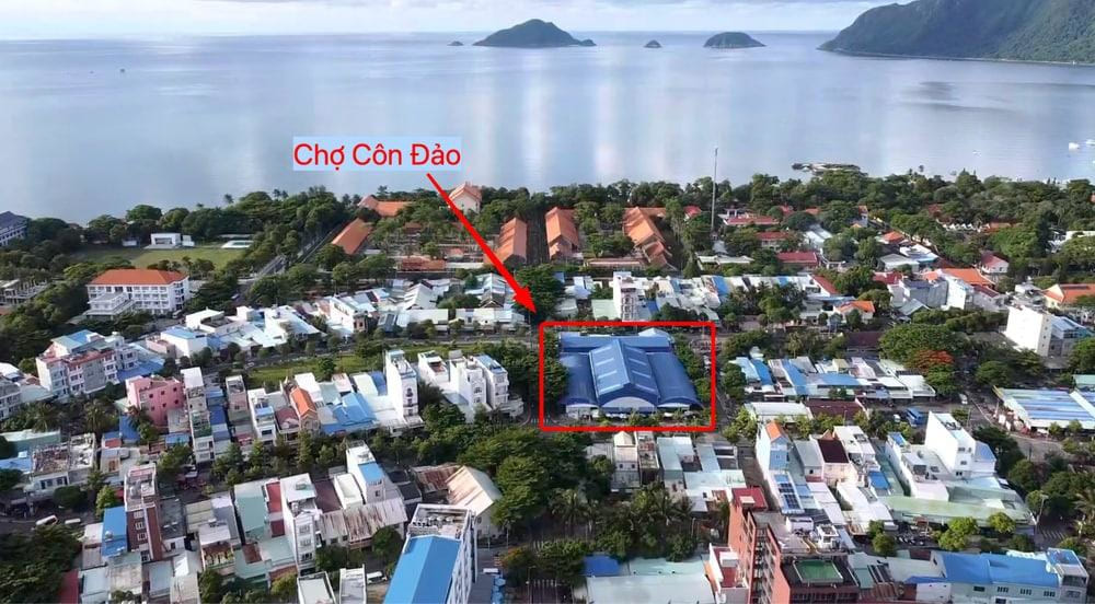 Chợ Côn Đảo nhìn từ trên cao